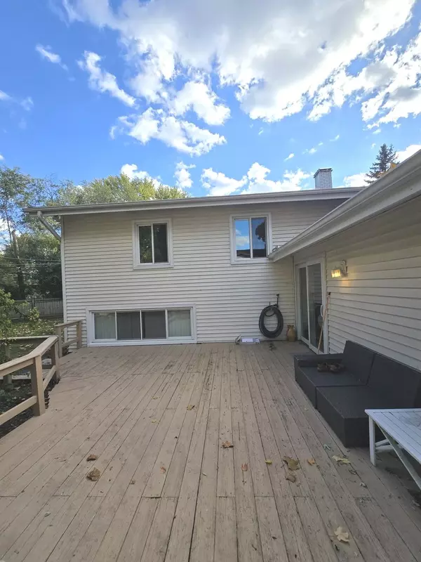 Carol Stream, IL 60188,437 Eagle View DR