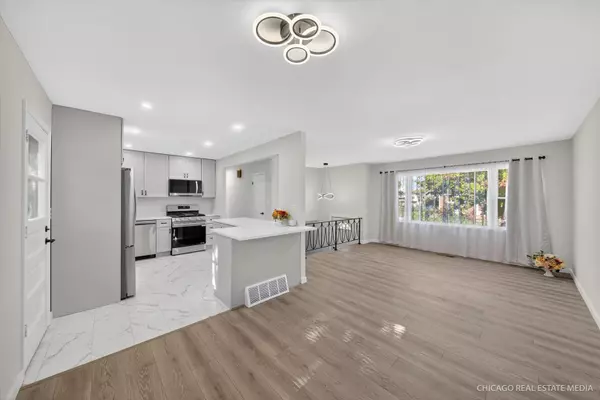 Woodridge, IL 60517,2211 Birchwood Pkwy