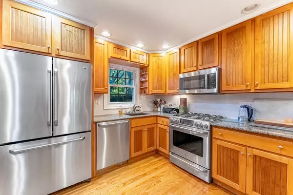 Glen Ellyn, IL 60137,3S240 Burr Oak DR