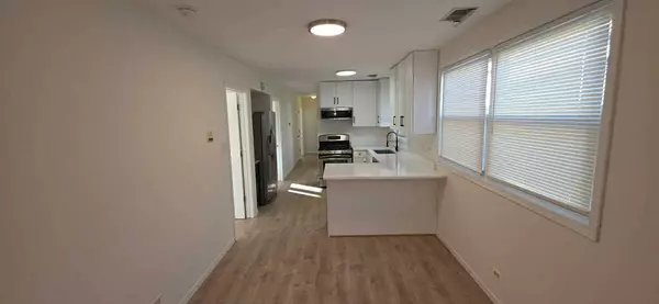 Chicago, IL 60609,445 W 37th ST #1