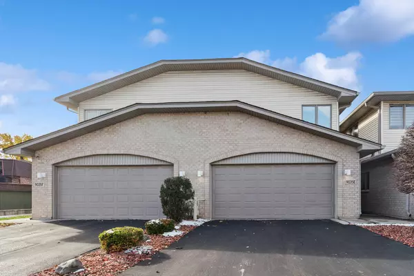 9035 W 111th ST #E, Palos Hills, IL 60465