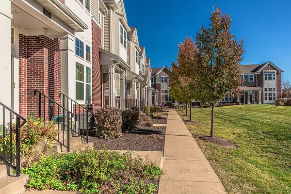 Aurora, IL 60504,877 Lewisburg LN