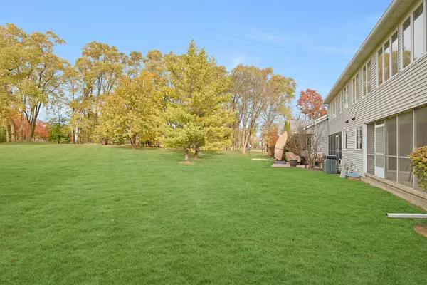 Huntley, IL 60142,11512 Algonquin RD #A