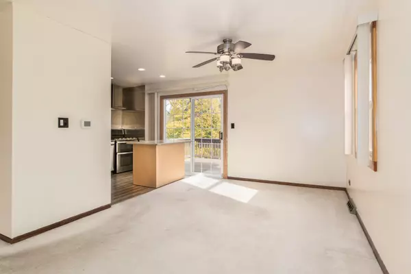 West Chicago, IL 60185,721 S Oak ST