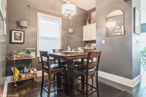 Chicago, IL 60647,1656 N Richmond ST