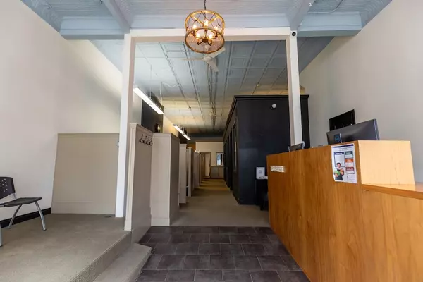 Chicago, IL 60642,827 N Milwaukee AVE