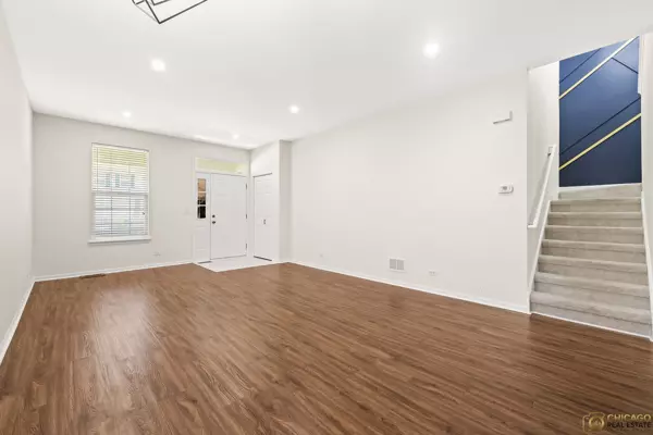 Mount Prospect, IL 60056,1495 DEARBORN CT #1495