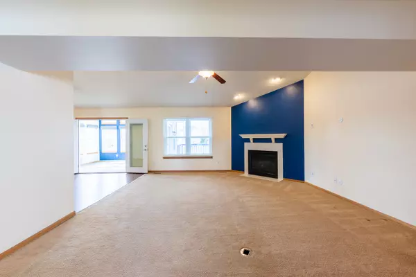 Champaign, IL 61822,707 Brittany DR