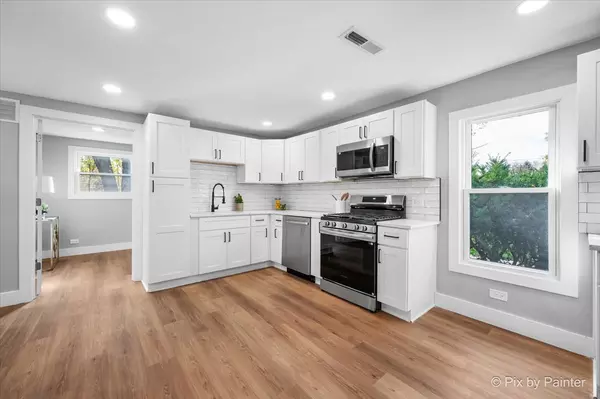 Des Plaines, IL 60016,481 Edward CT