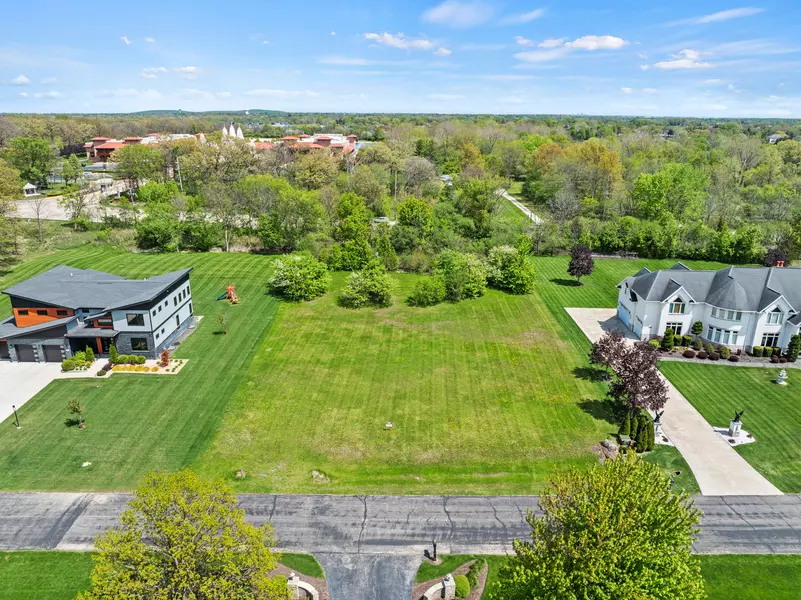 4N707 White Oak LN, Wayne, IL 60184