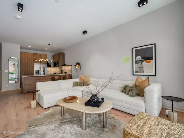 Chicago, IL 60622,1235 N ASHLAND AVE #201