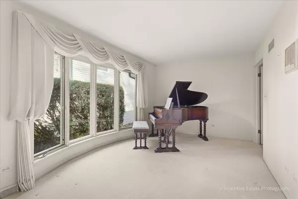 Elmhurst, IL 60126,814 S Saylor AVE