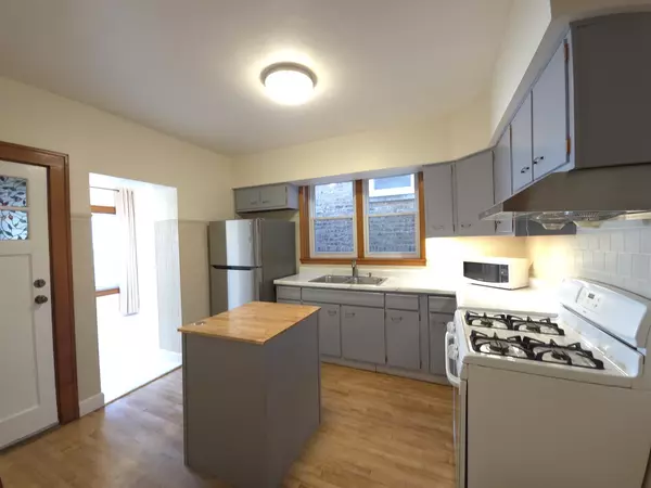 Chicago, IL 60609,1630 W 38th PL #1