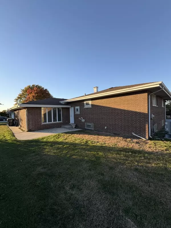 South Holland, IL 60473,17249 School ST