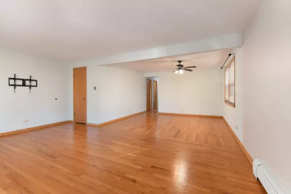 Chicago, IL 60656,8629 W Summerdale AVE #2