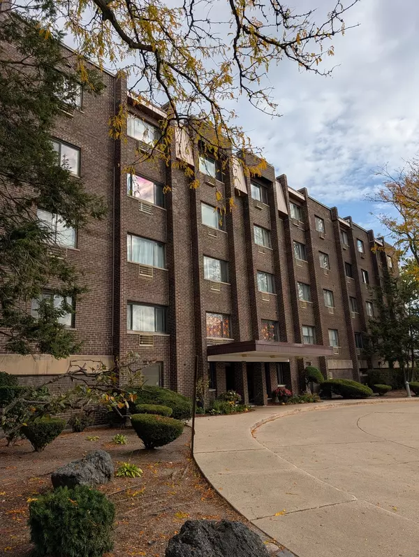 8444 W Wilson AVE #407, Chicago, IL 60656