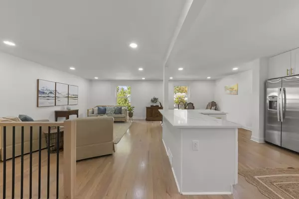 Wheaton, IL 60189,1100 Brentwood LN