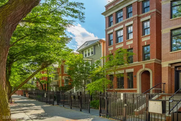 Chicago, IL 60614,1942 N Sedgwick ST #PH