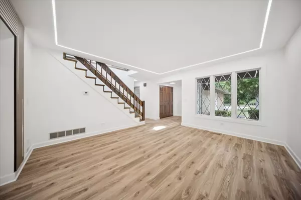 Crystal Lake, IL 60014,567 Cress Creek LN