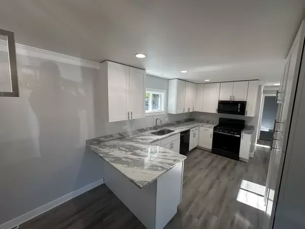 Glen Ellyn, IL 60137,326 Indian DR