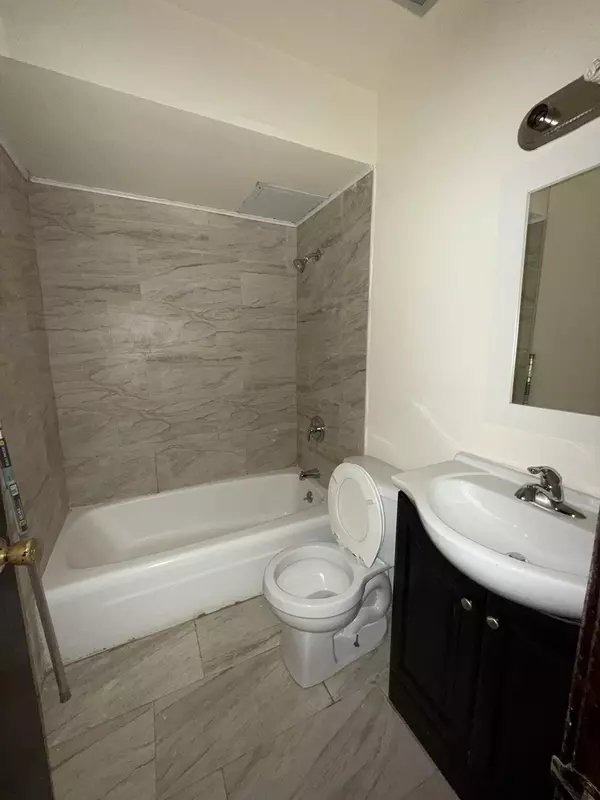 Forest Park, IL 60130,7745 Adams ST #1W