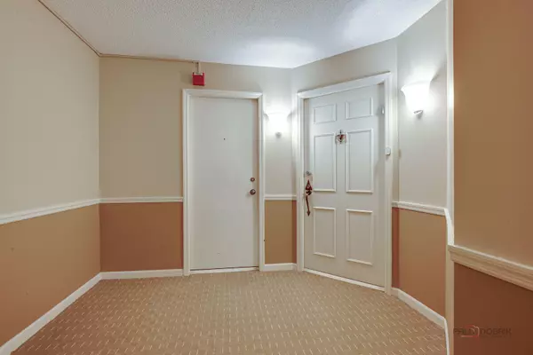 Northbrook, IL 60062,1671 Mission Hills RD #302