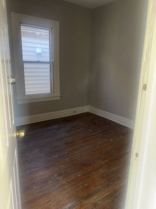 Chicago, IL 60617,9338 S Marquette AVE