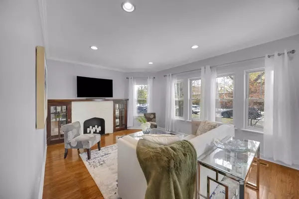 Chicago, IL 60620,8040 S Harvard AVE