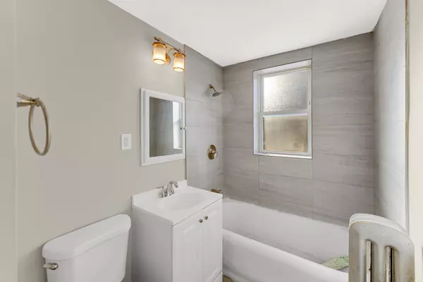 Chicago, IL 60629,3006 W 64TH ST #2W