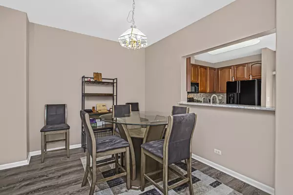 Addison, IL 60101,2129 W Concord LN