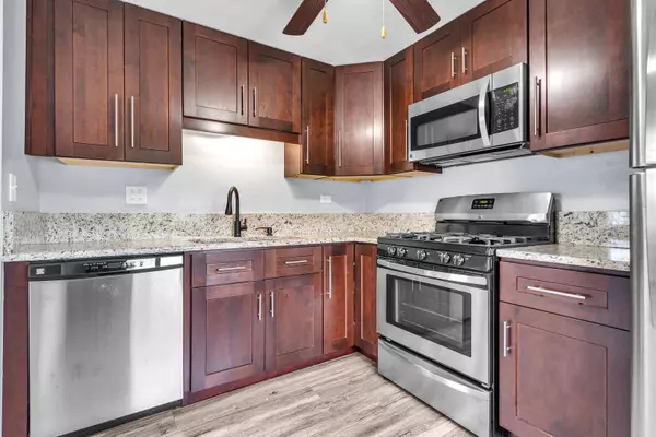 Schaumburg, IL 60194,225 BARCLIFFE LN #225