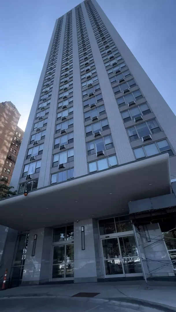 Chicago, IL 60610,1550 N LAKE SHORE DR #2F