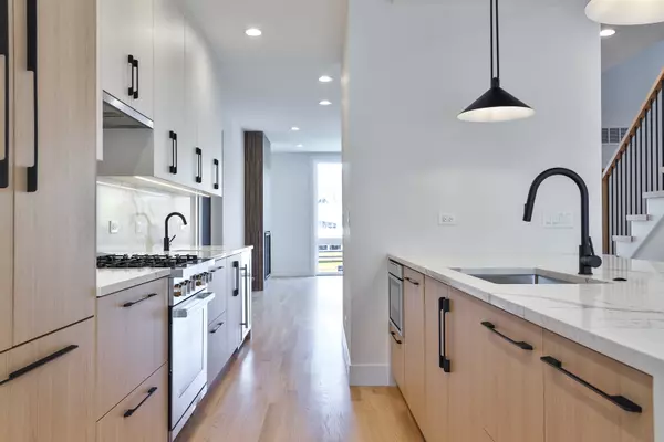 Chicago, IL 60647,1835 N Lawndale AVE