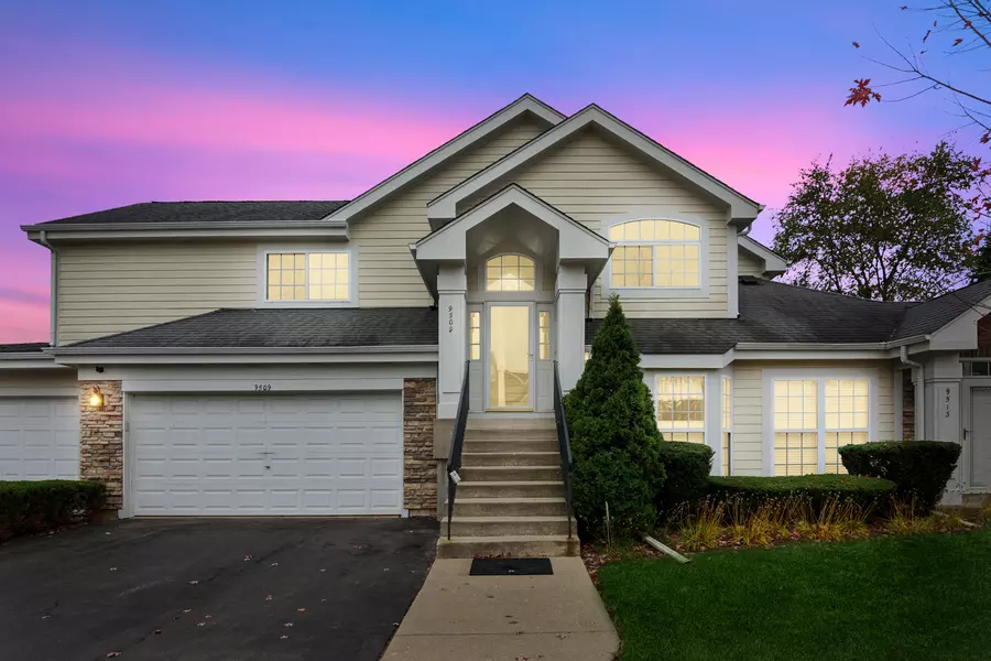 9509 Georgetown LN #9509, Crystal Lake, IL 60014