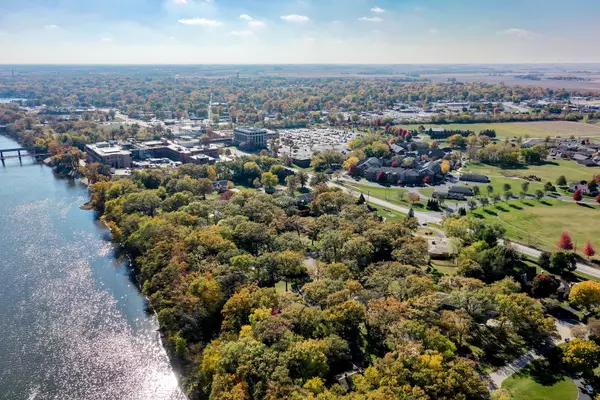 Kankakee, IL 60901,1305 OAKTREE LN