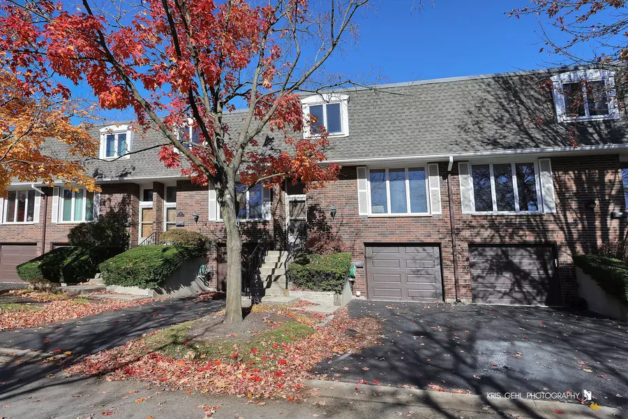 1857 Willowview TER, Northfield, IL 60093