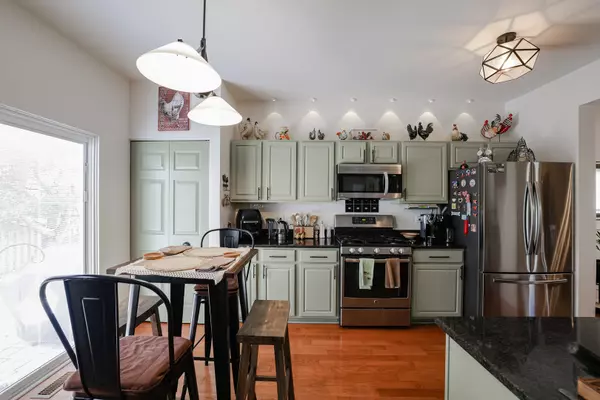 Lake In The Hills, IL 60156,7 Michael CT