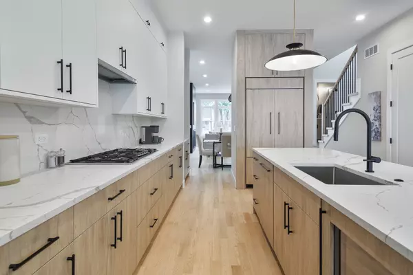 Chicago, IL 60640,1719 W Foster AVE