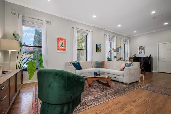 Chicago, IL 60647,2205 W Shakespeare AVE #1W