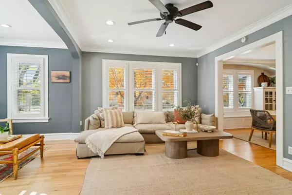 Barrington, IL 60010,212 Washington ST