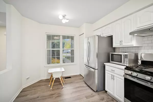 Buffalo Grove, IL 60089,1176 Bristol LN