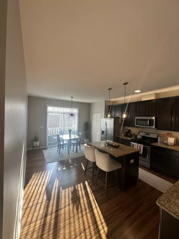 Orland Park, IL 60462,15371 Sheffield Square Pkwy