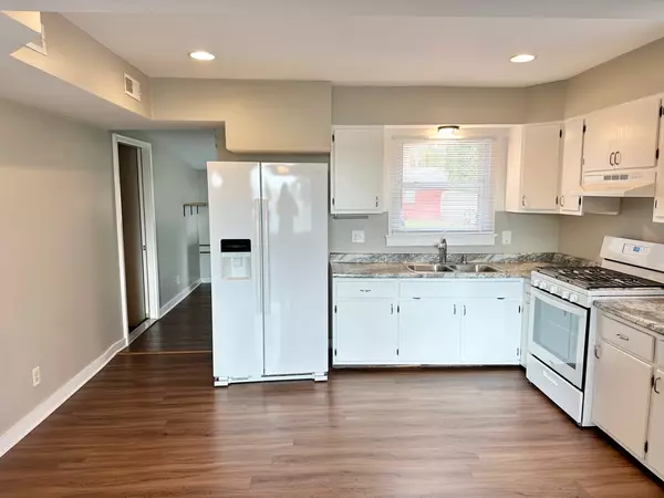 Woodstock, IL 60098,11408 IL Route 120