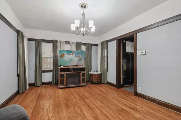 Maywood, IL 60153,Address not disclosed