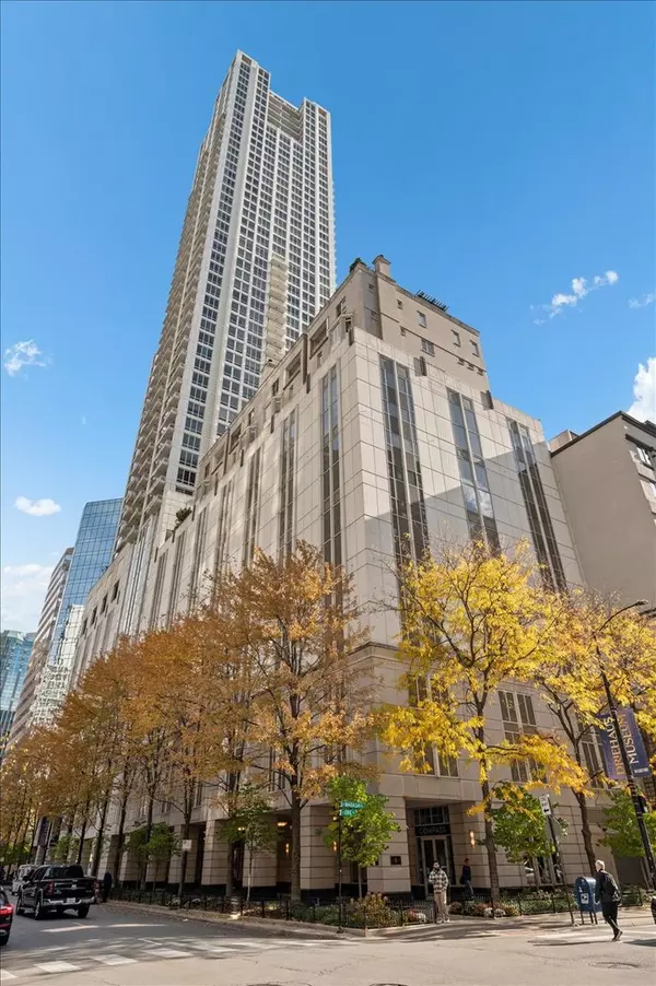 55 E ERIE ST #1903, Chicago, IL 60611