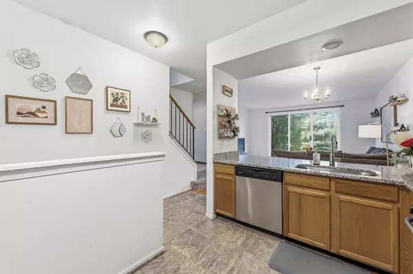 Waukegan, IL 60085,4462 W Quill LN