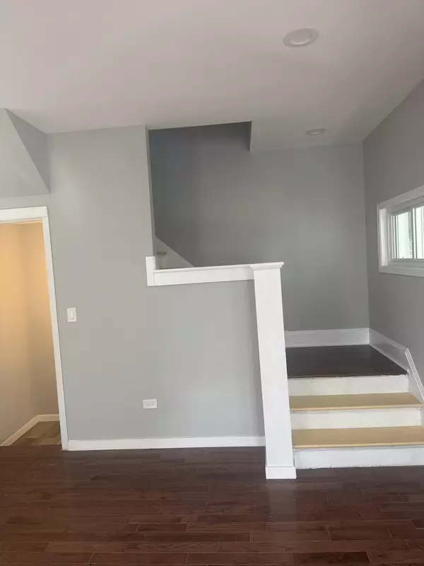 Maywood, IL 60153,1306 S 6 th AVE S