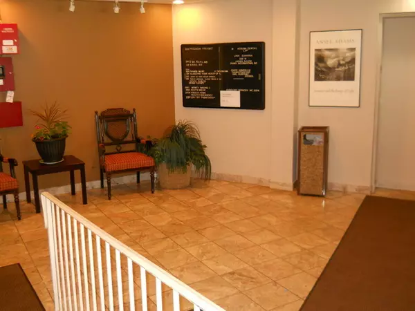 Des Plaines, IL 60016,380 E Northwest HWY