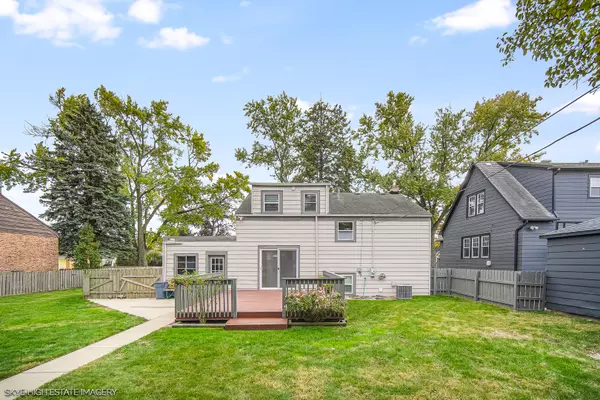 Brookfield, IL 60513,9018 Roach AVE