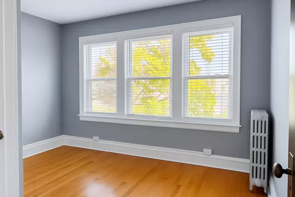 Chicago, IL 60641,3909 N Lamon AVE #2N